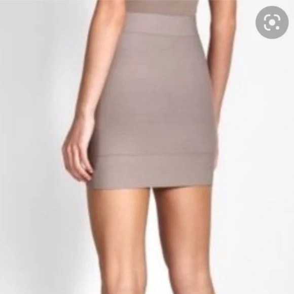 BCBGMAXAZRIA Pencil Bodycon Power Skirt Size S - Picture 4 of 4